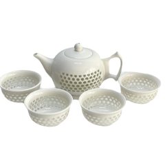 1904 Theepot Mani met 4 kopjes creme