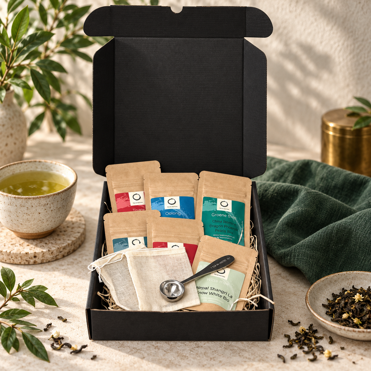 02 Cadeau doos met 6 x thee, filters en maatschepje - Afbeelding 2